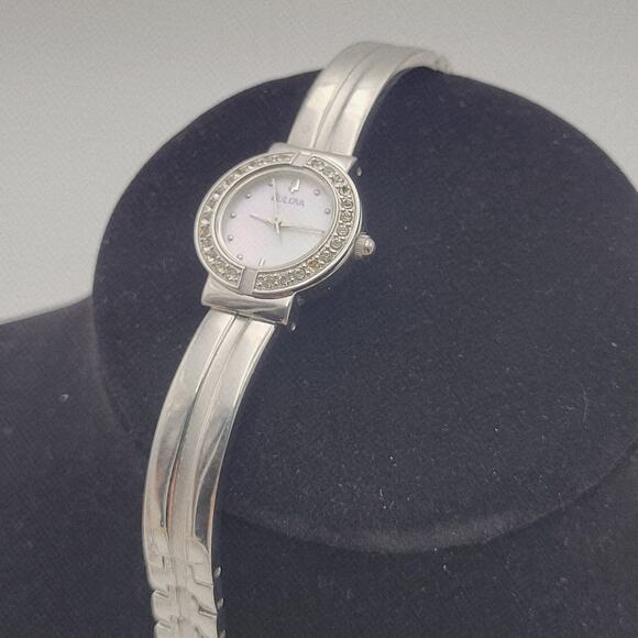 Bulova C899175 Woman Watch Quartz Silver Wristwatch Vtg main image 5